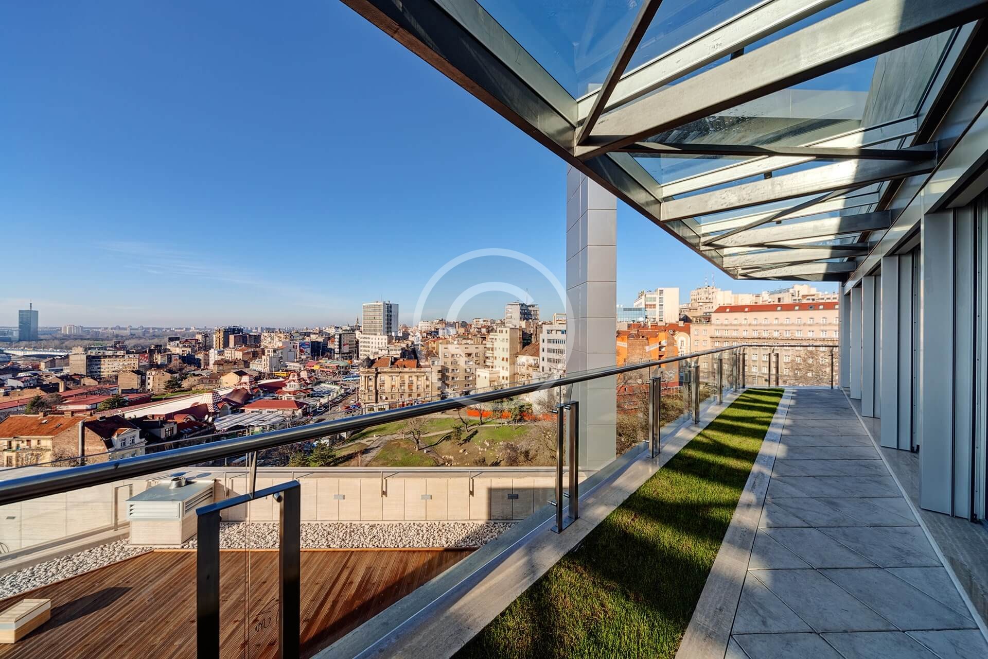 Medium Panorama Apartment - Image 4