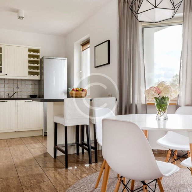 Simple 1-Bedroom Studio